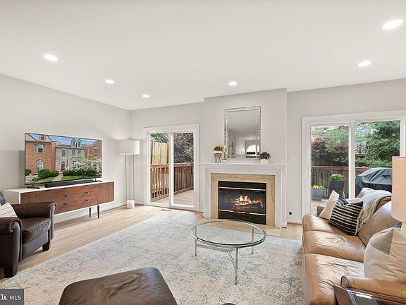 5th image of 6369 English Ivy Way