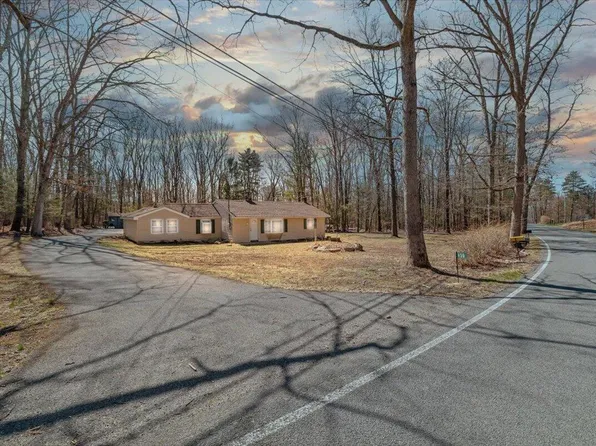 450 Wooddale Rd, East Stroudsburg, PA 18302