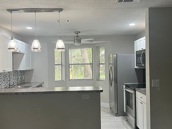 2nd image of 355 Hazel St