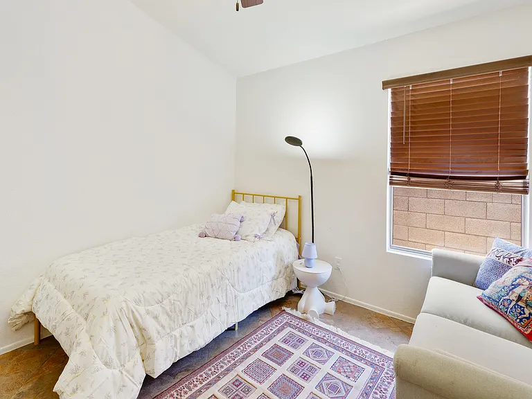 4704 E Weaver Rd — Photo 35