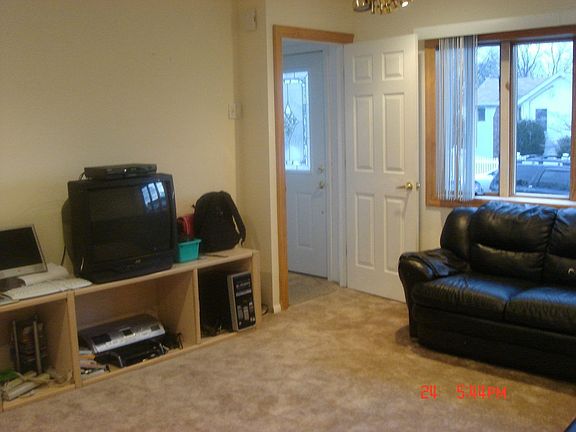 3rd image of 2449 Park Pl
