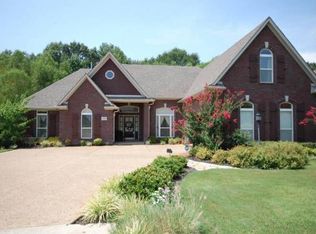 5289 Saffron Spring Dr, Lakeland, TN 38002