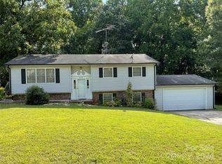 622 Sharon Dr, Statesville, NC 28625