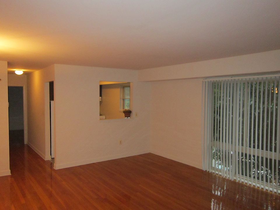 2nd image of 5 Trolod Ct APT G