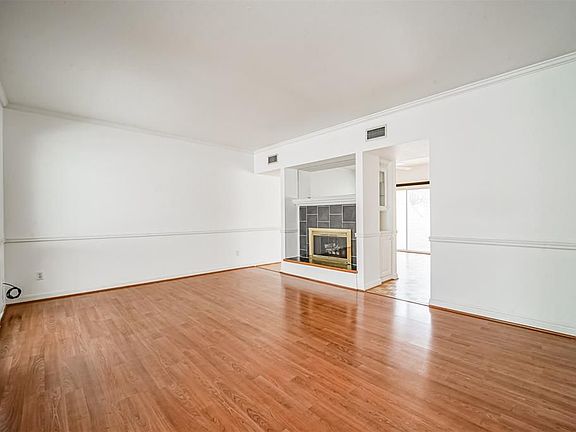 2nd image of 4035 Breakwood Dr