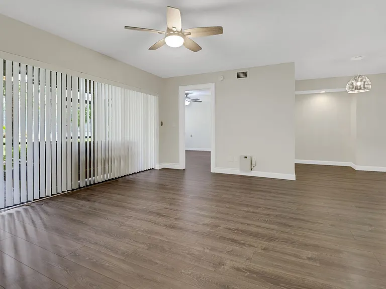 7115 Lakeridge Ct #110 — Photo 5