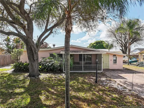 7408 SE Bruce Ter, Hobe Sound, FL 33455