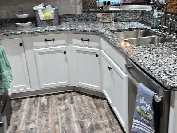 5th image of 4800 Eagleview Dr Unit 211