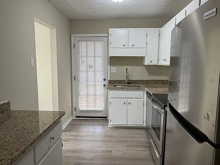 1705 Cedar Shoals Dr — Photo 2