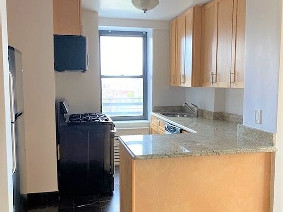 2nd image of 784 Columbus Ave APT 17P