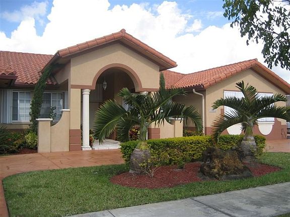 Clsoer exterior