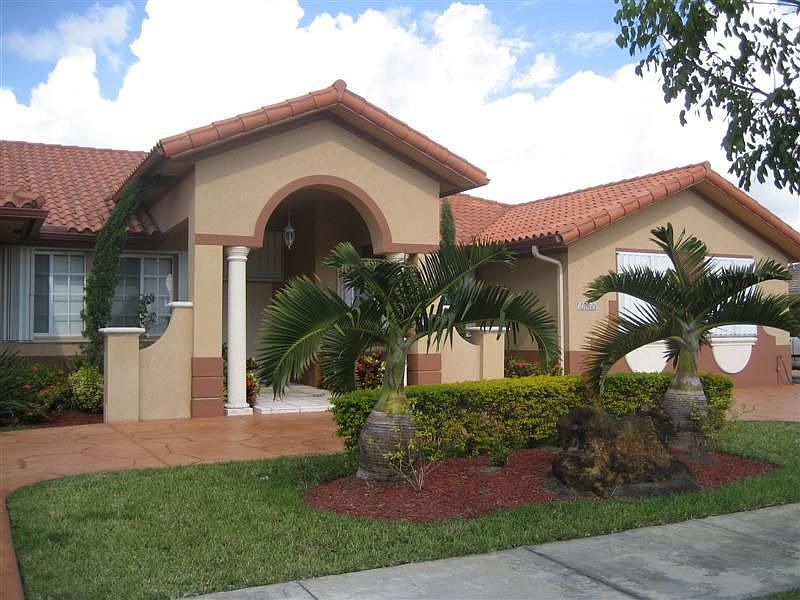 Clsoer exterior