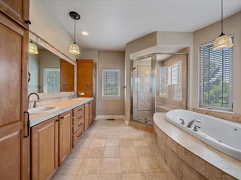 6265 Diamond Ridge Pkwy — Photo 17