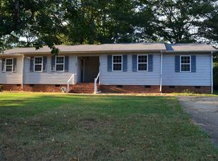 108 Colebrook Ct, Boiling Springs, SC 29316