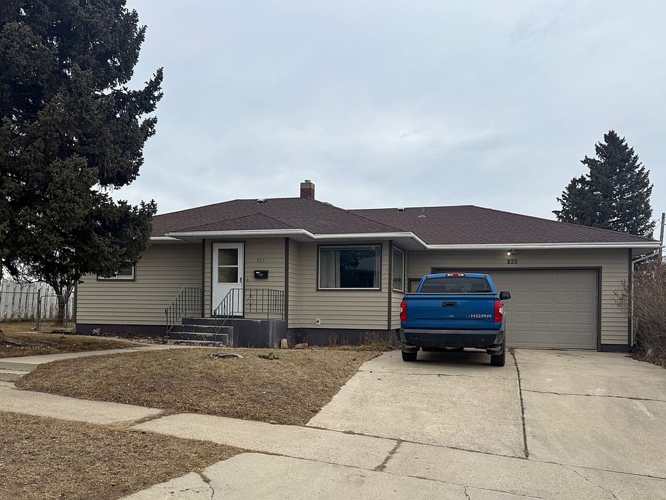 1st image of 103 14th Ave S