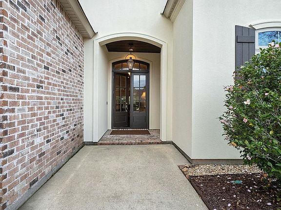 3rd image of 297 W Longview Ct