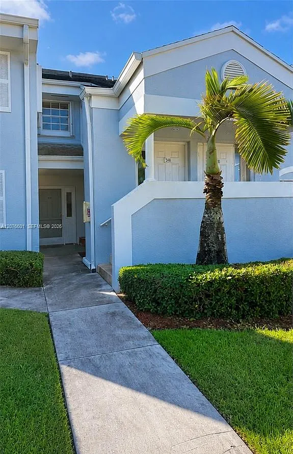 Keys Gate Condo No One — Photo 1