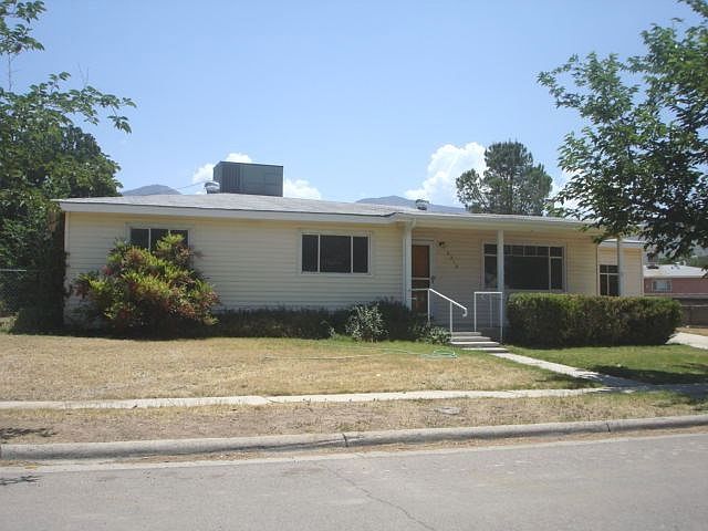 1st image of 2310 Willow Dr