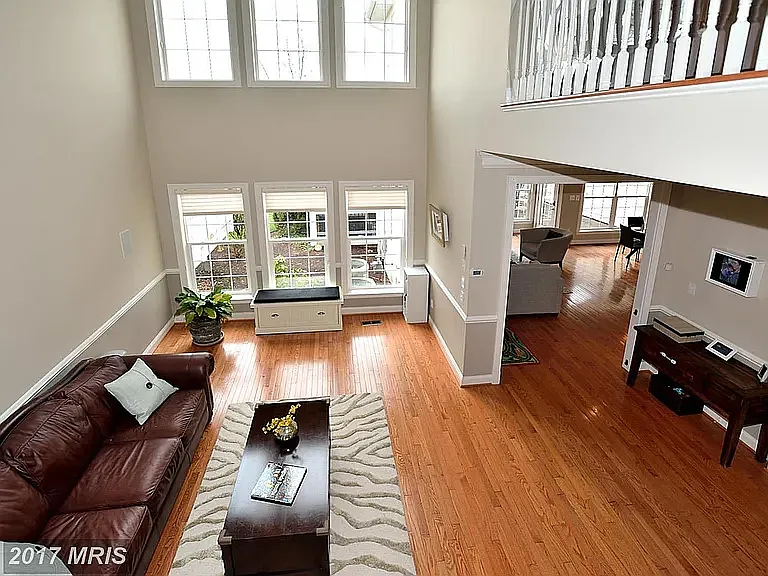20156 Valhalla Sq — Photo 3