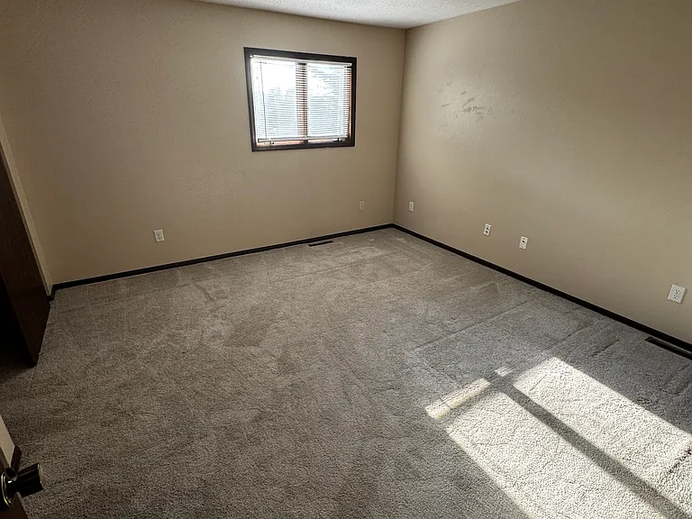 3951 Fairwood Dr — Photo 11