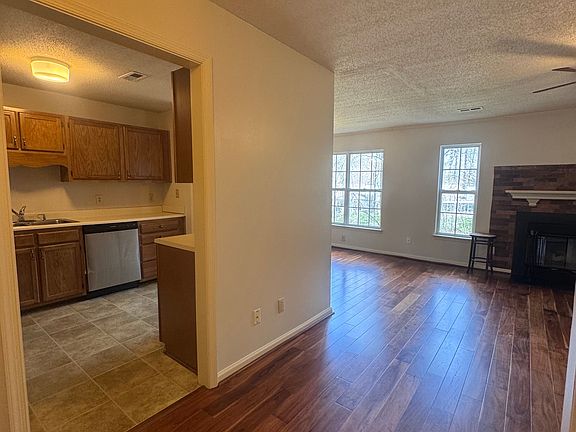 4th image of 15C Meadowood Glen Way