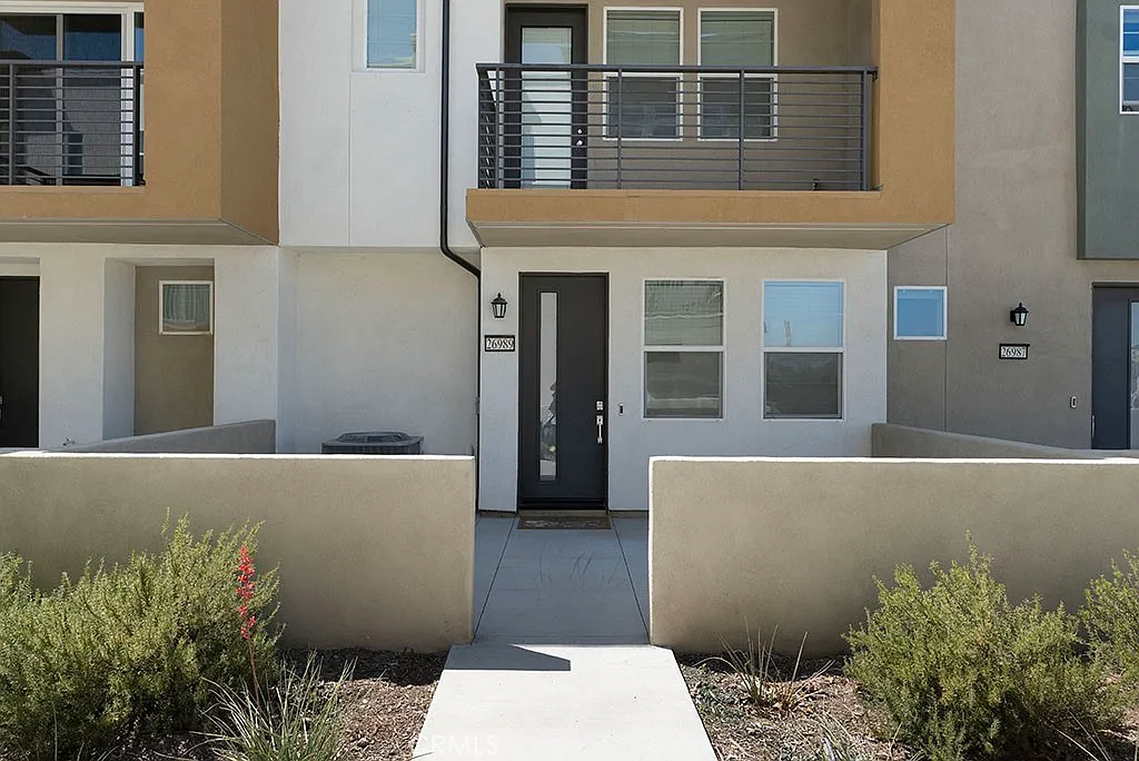 2 bed, 2.5 bath, 1550 sqft, $3,800 — Photo 4