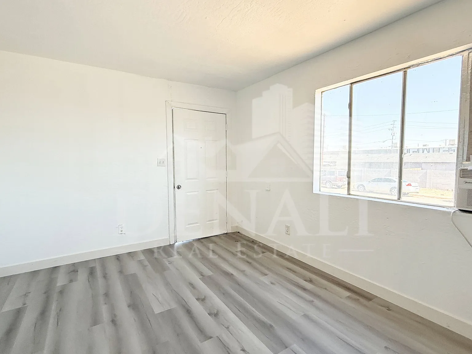 2 bed, 1.0 bath, 500 sqft, $895 — Photo 3