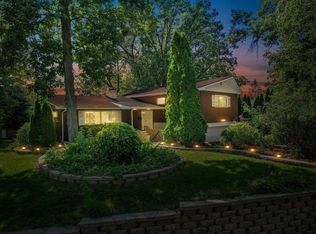 304 Woody Ln, Monona, WI 53716