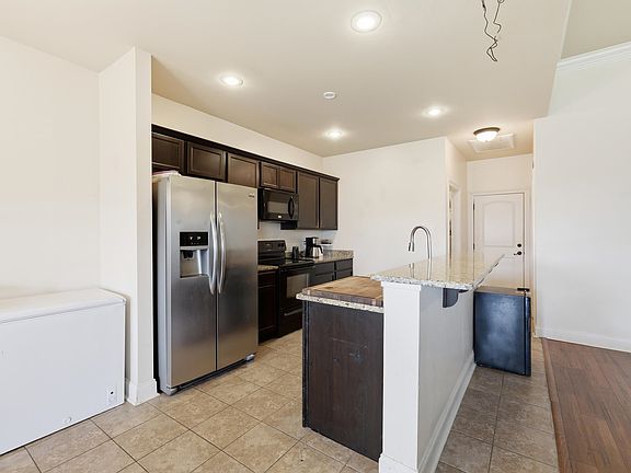 5th image of 169 Towne Way
