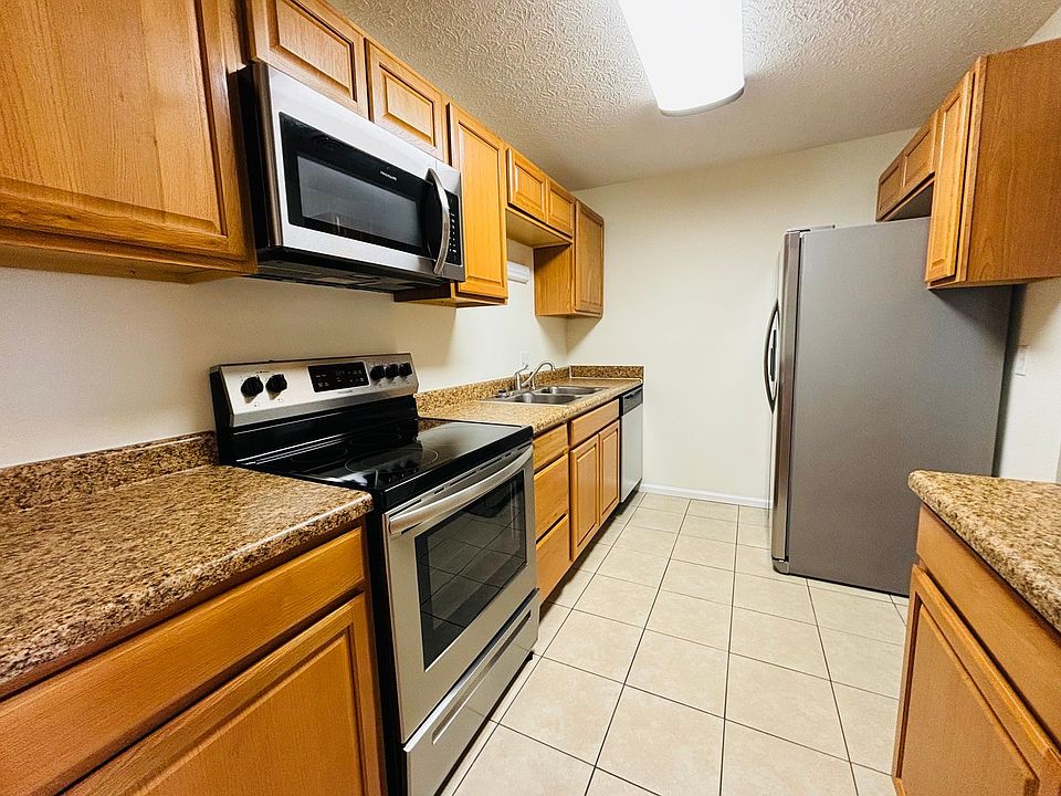 Smithfield Manor Apartments 1013 Grove Ave Radford VA Zillow