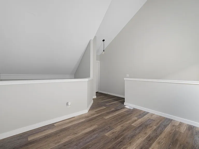 115 Beechnut Streetunit #H7 — Photo 8