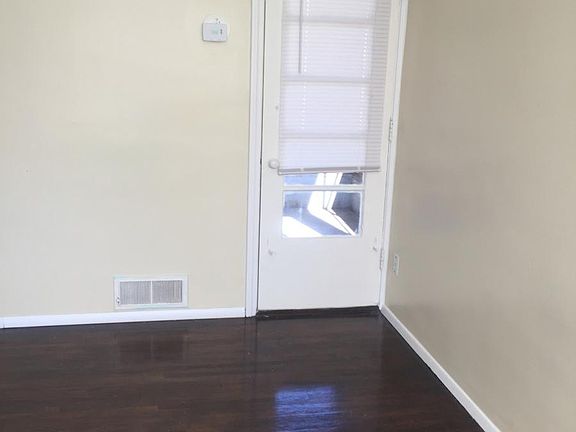 5th image of 2302 Kenwood Blvd APT 6