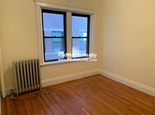 19 Park Dr, Boston, MA 02215