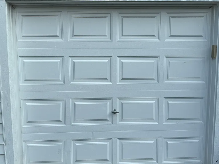 1249 Orleans Dr — Photo 2