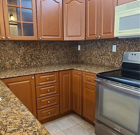 3rd image of 2701 Riverside Dr APT 414-B