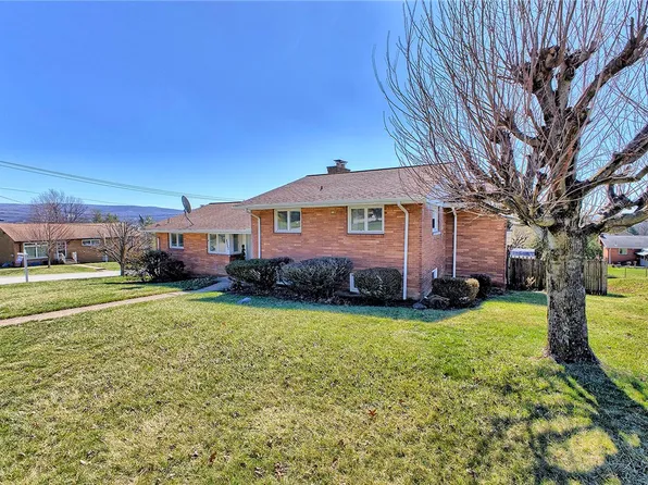 1285 Scenic Dr, Latrobe, PA 15650