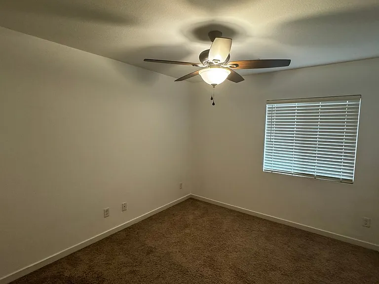 7080 Garnet Crest Ct — Photo 16