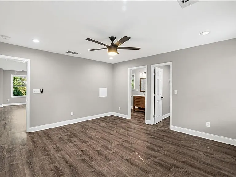 2866 Belvedere Ln — Photo 15