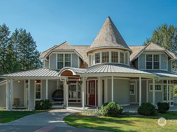 2nd image of 495 NW Old Orchard Way