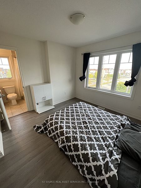 Burlington House for rent - 4 Bedrooms — photo 19