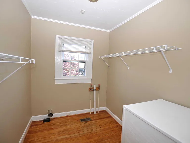 502 S Main St — Photo 9
