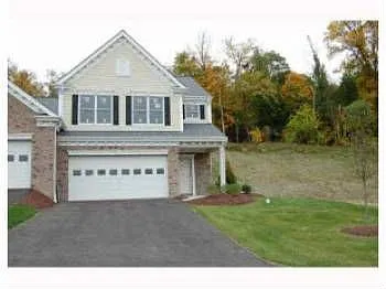 1330 Maplewood Cir photo 1