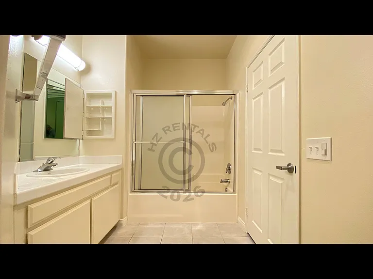 12140 Moorpark St #108 — Photo 11