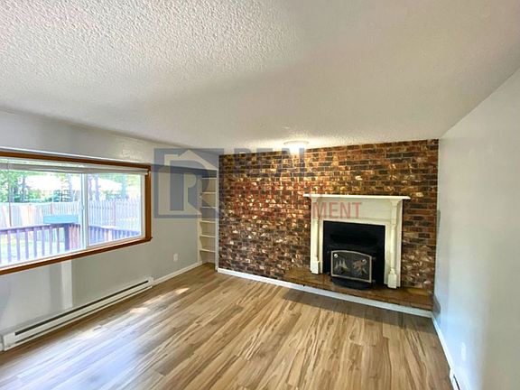 5th image of 8220 143rd St NW
