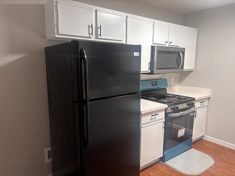 3300 SW Victoria Pl #2 — Photo 6