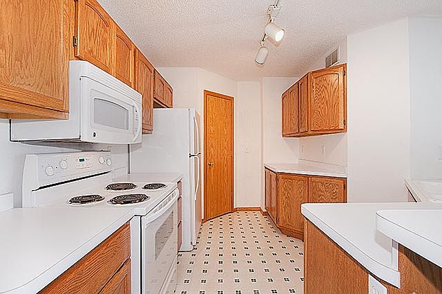 1st image of 328 Gironde Ct