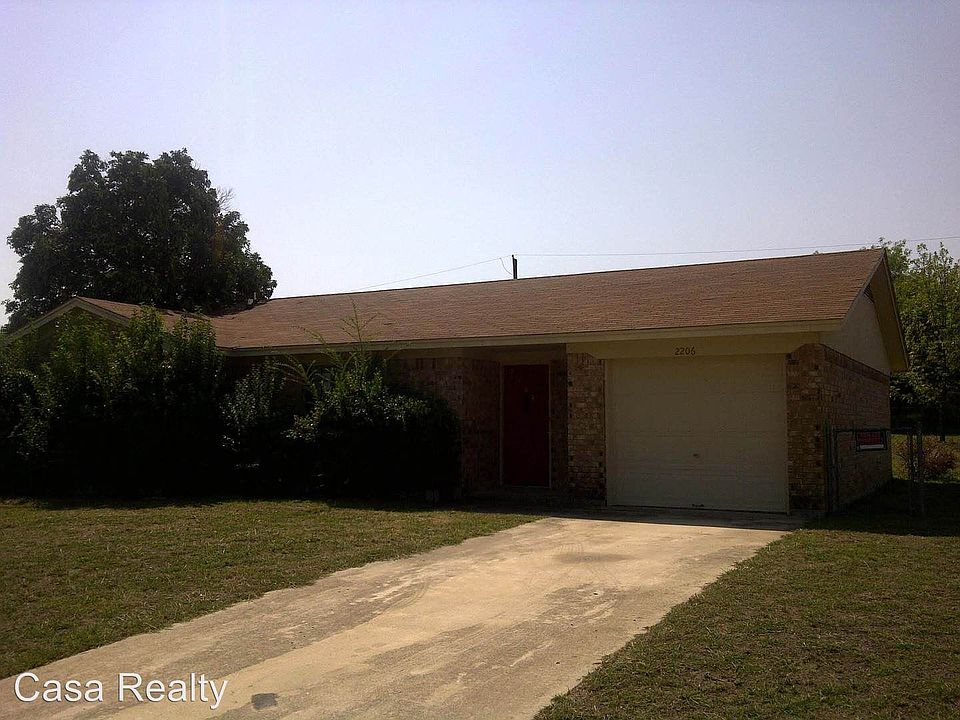 1st image of 2206 Lamplight Dr