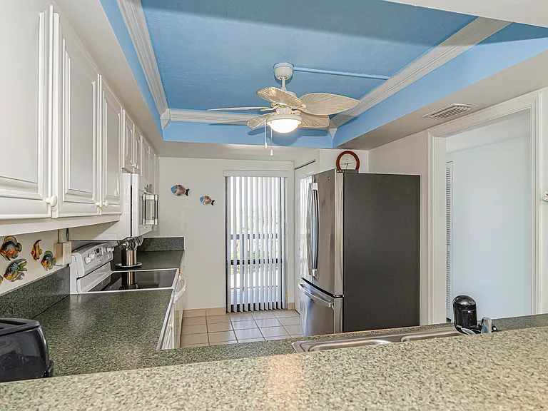 4141 Ocean Dr #403 — Photo 8