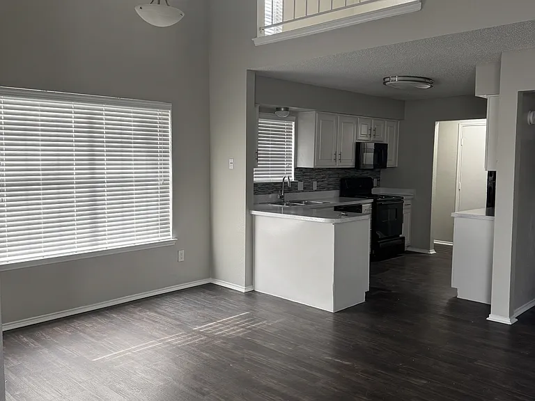 5976 Westcreek Ct N — Photo 2