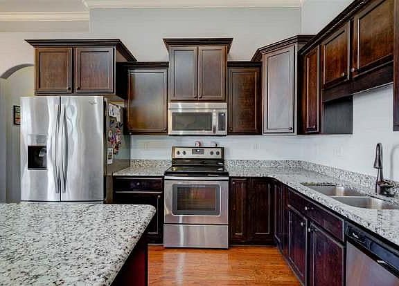 3rd image of 2221 Southern Woods Dr